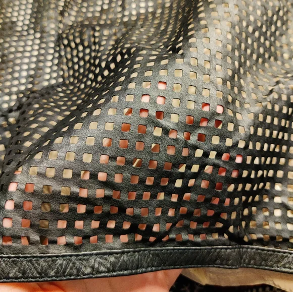 Rene Lezard Black Leather Cutout skirt with tan Silk Underskirt EU 40, Us size 8 - Picture 3 of 5